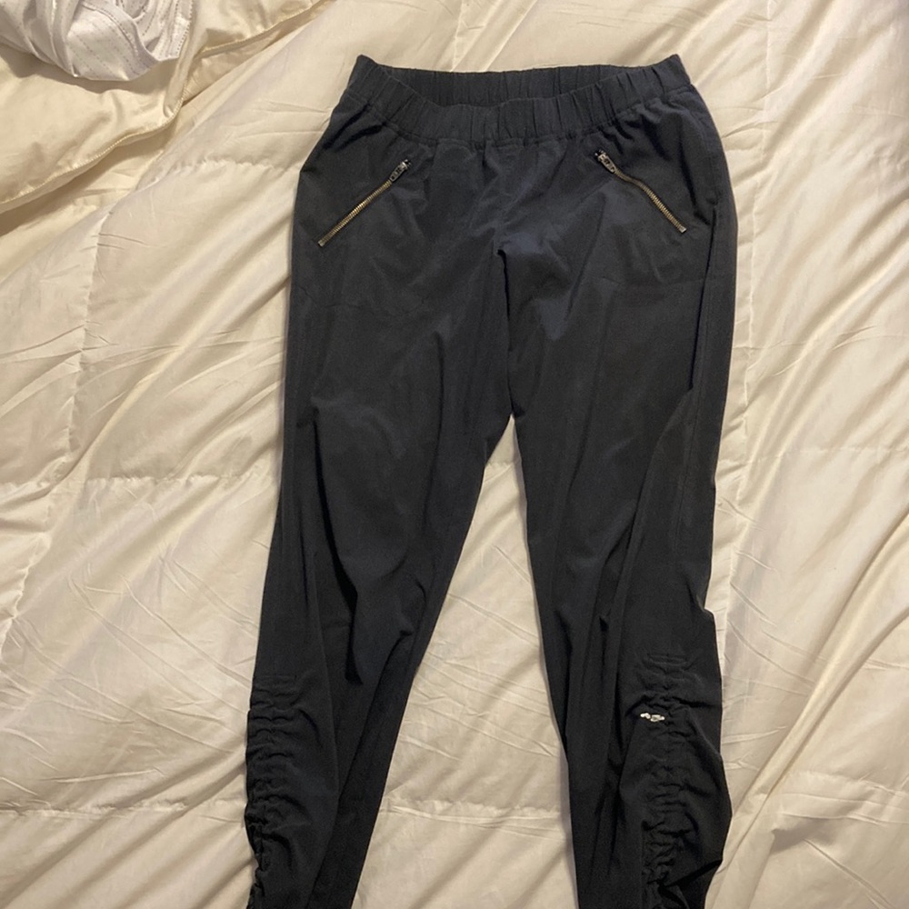 Athleta crop jogger pant street style athletic super light